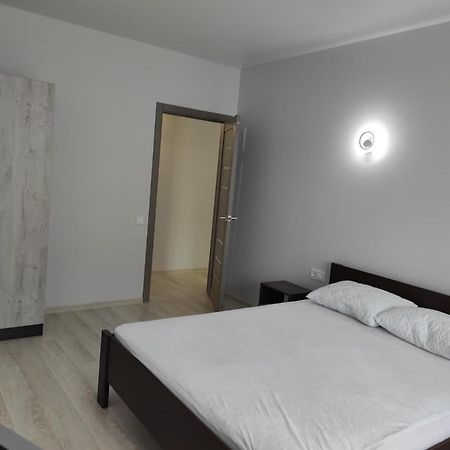 2 Комнатная С Новым Ремонтом, Кондиционером, В Самом Центре Rivne Zewnętrze zdjęcie